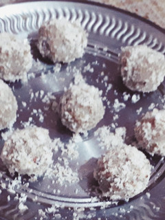 A picture of Nariyal/Coconut Ladoo without condensed milk and khoya.