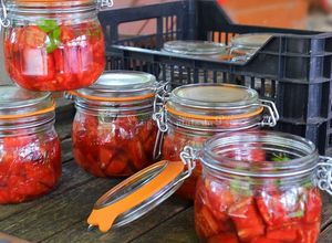Une photo de Conserves de tomates concassées