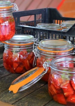 Une photo de Conserves de tomates concassées