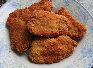 Hình của món Tonkatsu - Thịt thăn tẩm bột chiên xù.