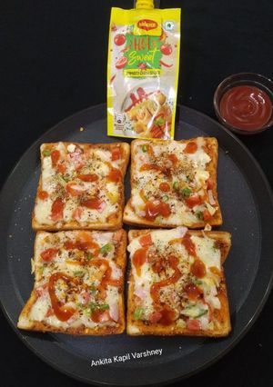A picture of Bread Pizza.