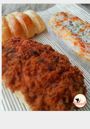 Foto resep Roti sosis, pisang dan abon