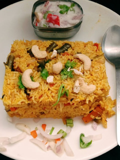 வெஜிடபிள் பிரியாணி (Vegetable biryani recipe in tamil) செய்முறை முக்கிய புகைப்படம்