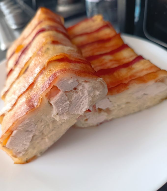 Baconbe tekert pulykamell recept fotója