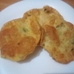 A picture of Dhania poori.