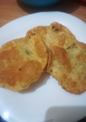 A picture of Dhania poori.