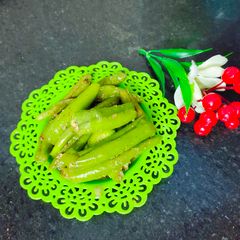 A picture of Instant Green chilli pickle.