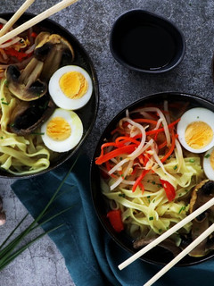 Foto de Ramen com Massa de Arroz