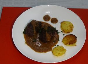 Foto principal de Carrilleras de cerdo en salsa de vino tinto
