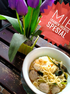 Foto resep 104) mie (ramen) rebus spesial