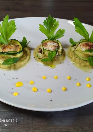 Foto di Capesante avvolte da zucchine marinate🥒🥒🥒🥒🍃