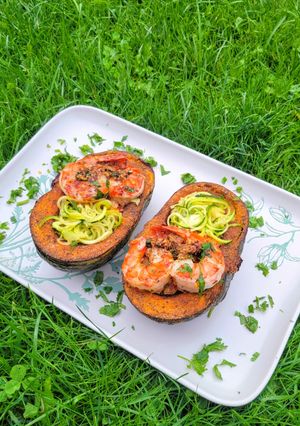 Shrimp Zoodles in Roasted Buttercup Squash Bowl রেসিপির প্রধান ছবি