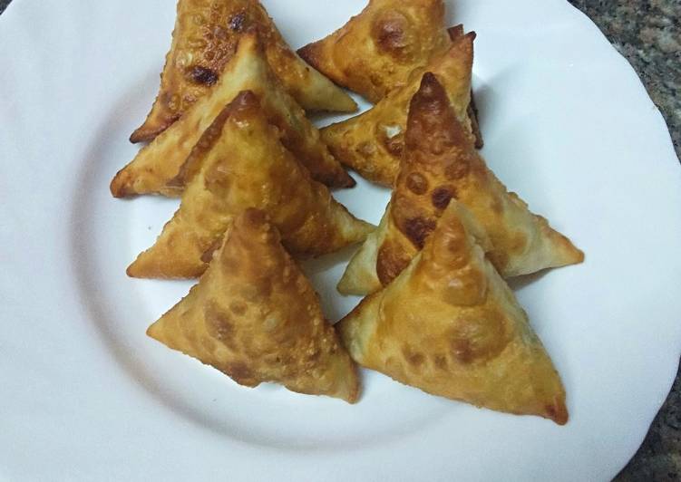 Easy Way to Make Appetizing Vegetarian samosa