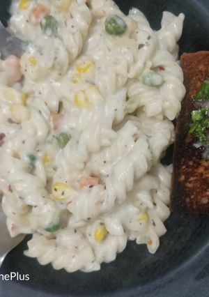 अल्फ्रेडो पास्ता (alfredo pasta recipe in Hindi) रेसिपी मुख्य फोटो
