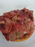 Pastel de carne horneado con salsa de jitomate-jamaica