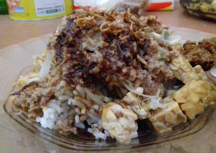 Cara Mudah Menyiapkan Nasi Lengko Cirebon Enak Banget