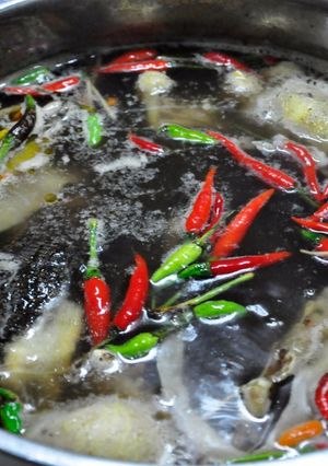 Hình của món Lẩu gà ớt hiểm.