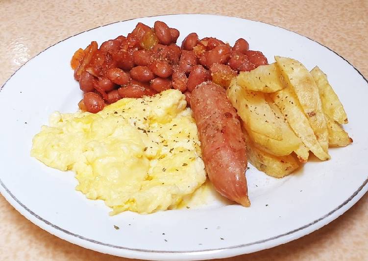 Scramble eggs on toast with sausage, potatoes and beans