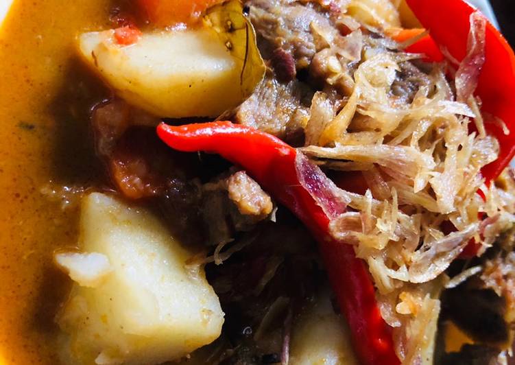 Daging sapi kentang Dan wortel😍