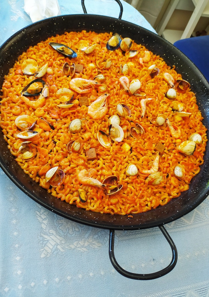 Una foto de Fideuà rápida de marisco