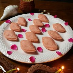 Strawberry Sandesh A picture of Strawberry Sandesh.
