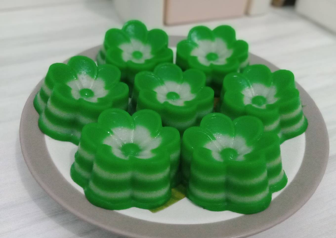 Kue Lapis Pandan "Kamboja Hijau"