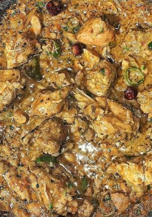 A picture of Chicken karahi.