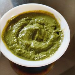 A picture of Mint chutney.