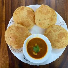 A picture of Aloo poori.