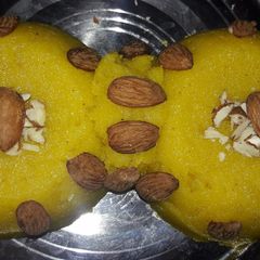 A picture of Suji / rawa halwa.