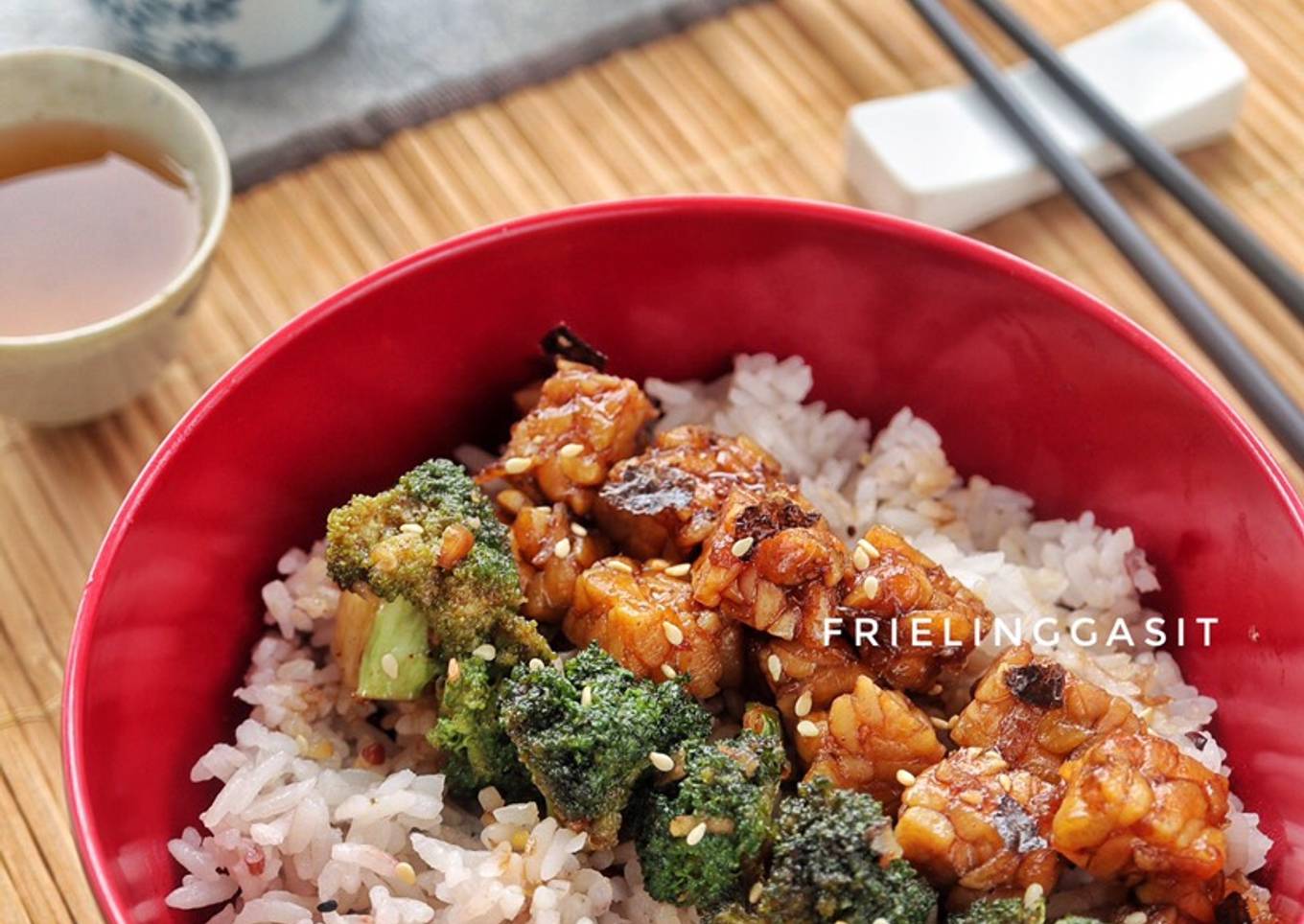 Brokoli Tempe Teriyaki Rice Bowl