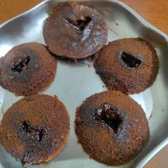 A picture of Choco Lava idli Cakes.