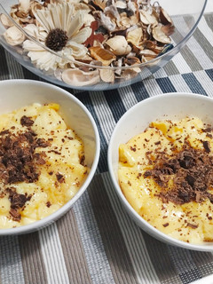 Una foto de Natillas con caramelo casero y virutas de chocolate