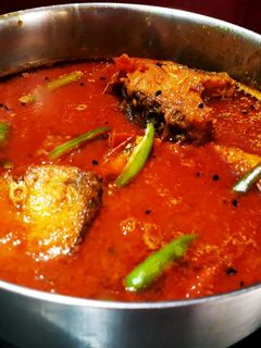 কাতলা মাছের ঝোল (katla maacher jhol recipe in Bengali) রেসিপির প্রধান ছবি