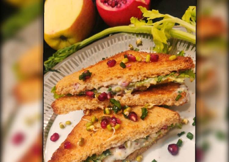 Simple Way to Prepare Sprouts apple coleslaw sandwich in 33 Minutes for Beginners