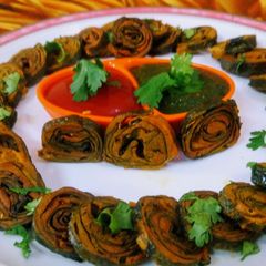A picture of Palak patara (Paalak Roll).