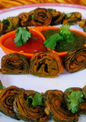 A picture of Palak patara (Paalak Roll).
