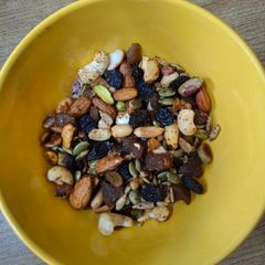A picture of Dry fruit munchies.