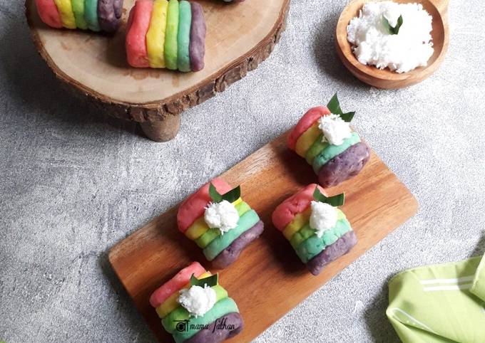 Cara bikin Getuk lindri rainbow tanpa cetakan Cara bikin Getuk lindri rainbow tanpa cetakan