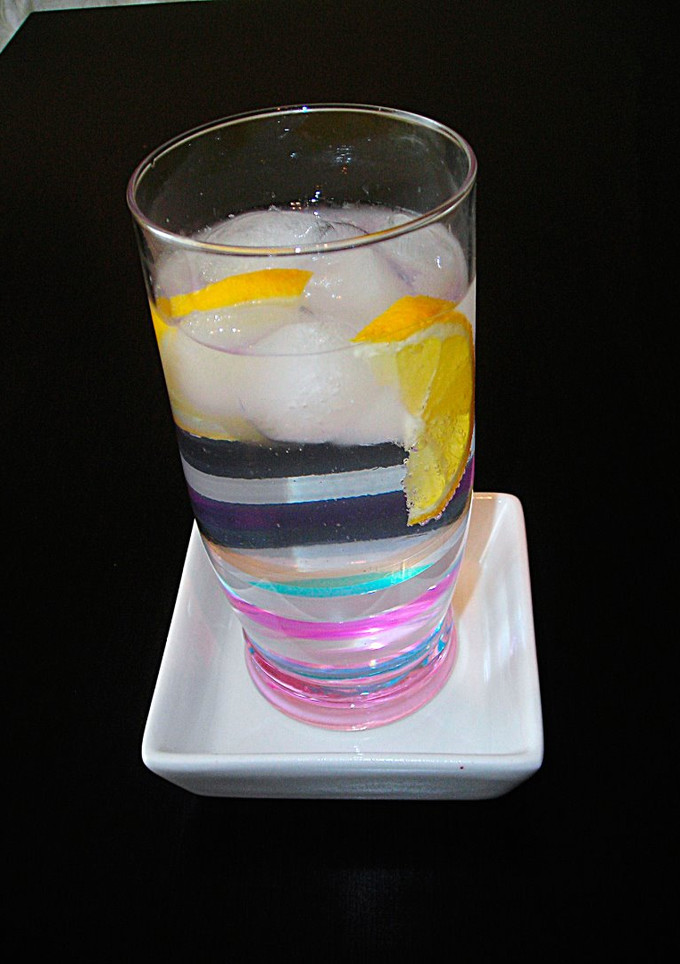 Una foto de London Dry Gin con tónica