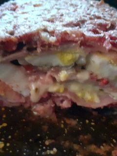 Una foto de Pan de carne relleno express🧨😋
