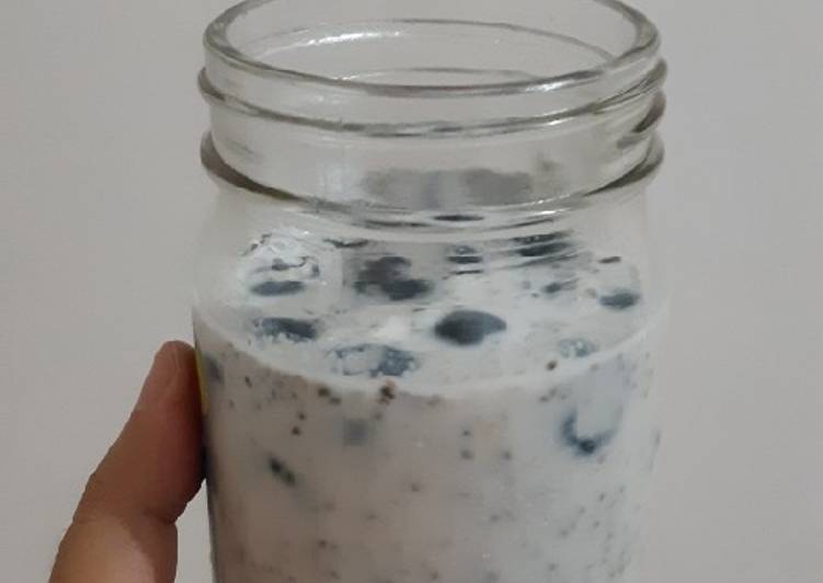 Overnight Oat Blueberry Creamy