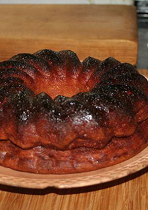 Una foto de Rosca de nata con membrillo y piñones