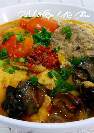 Hình của món Bún riêu cua ốc.