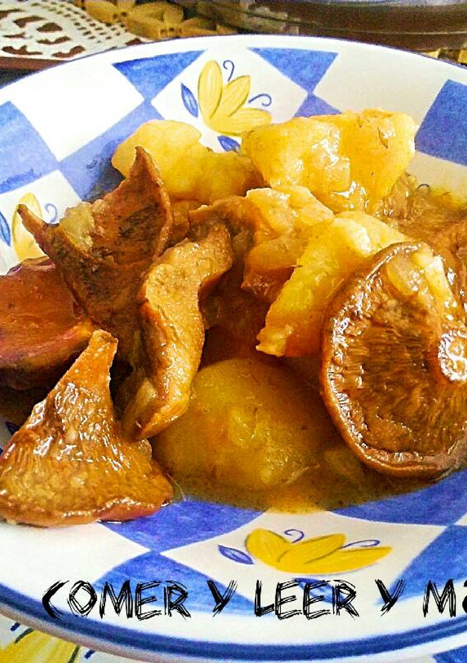 Una foto de Níscalos con patatas