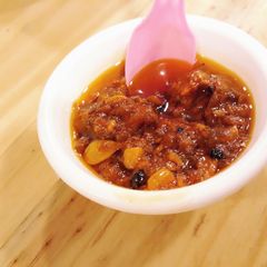 A picture of Tamatar khatta.