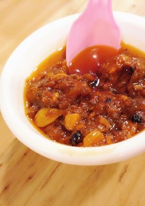 A picture of Tamatar khatta.