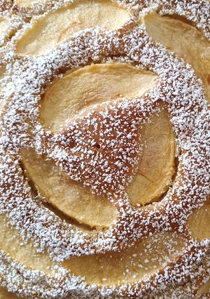 A picture of Apple cake.
