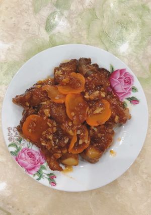 Hình của món Sườn xào chua ngọt.