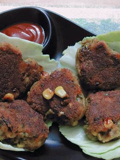 A picture of Spinach Corn Potato Cutlets.